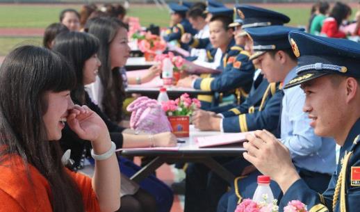 相亲认识多久可以亲热？相亲刚认识的男孩子怎么聊天