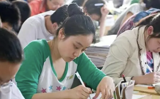 高考语文146分，理科生的“神仙卷面”让阅卷老师都不忍扣分