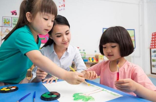 教育部带来“好消息”，幼儿园孩子们乐开了花，新规今年秋季实行
