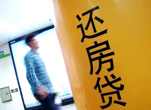 不要被身边的“有钱人”给骗了，实际上，他们可能难以维持生活