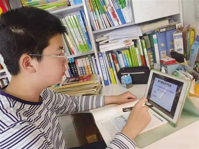 教育部发布通知，确定2022中小学暑假时间，家长表示“喜忧交加”