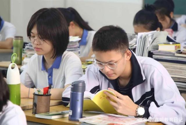 高考后才恍然大悟，经常补课和从不补课之间差距明显，不只是成绩