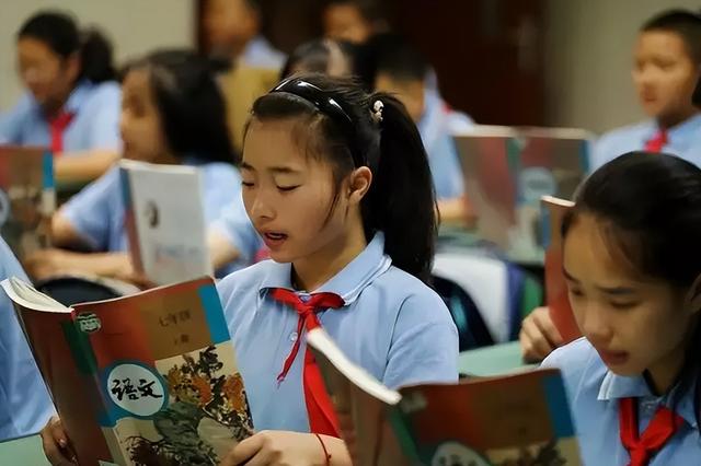 中小学“成绩单”或将被取消，教育部作出回应，学生高兴了一半！