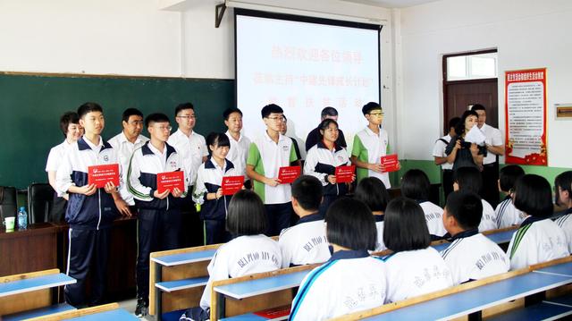 一位母亲直言：“后悔让孩子走了艺术捷径”，没想到却掉进了坑里