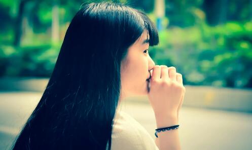 当女人变得安静沉默不吵不闹是怎么回事？