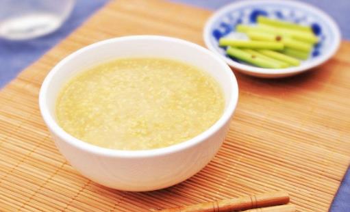 小米粥怎样才能熬出米油 熬小米粥的诀窍揭秘