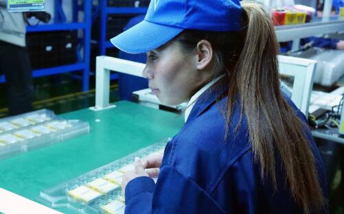 厂妹为什么好追？因为厂妹有好追的女生特点