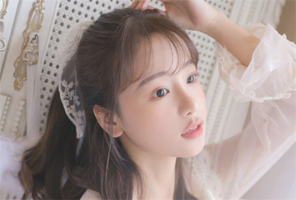 浪漫的女孩有什么特点，怎么追浪漫女孩？
