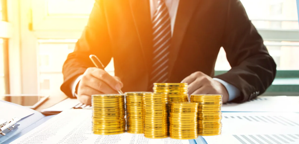 投资10万买基金赚钱吗？买基金要注意什么？