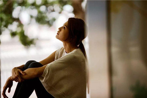 女朋友吵架打人怎么哄？教你有效的方法和技巧