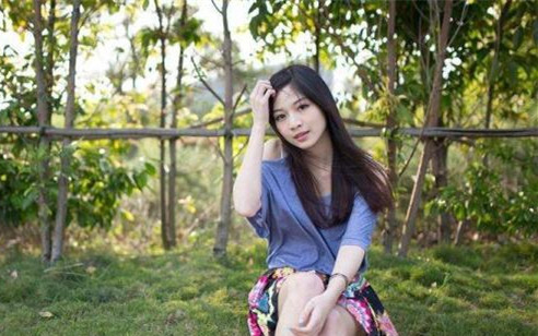 和刚加的女生怎么聊天，和女生聊天技巧开场白