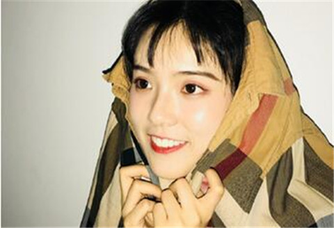 为什么渣女不爱你却表现的很喜欢你