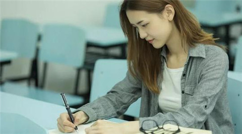 和女生聊不来怎么办 怎样能找到和女生共同的话题