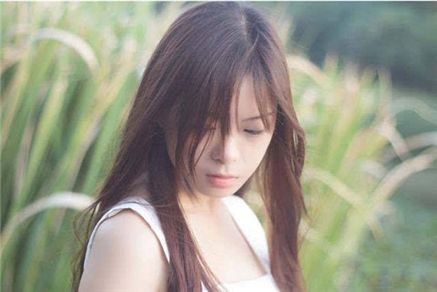 女生喜欢你，聊天中的微妙暗示哪些话语透露爱意？