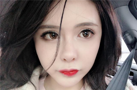 揭秘一句话魅力秘术,瞬间吸引心仪女生!