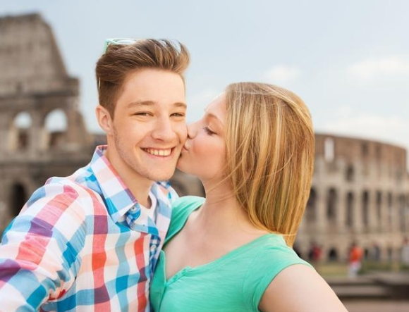 分手后你越不理男人他越爱你 冷淡对待分手男友他反而更爱你