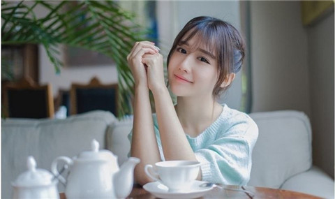 深夜小确丧：八个失眠句子，与2025年的夜共度孤寂时光