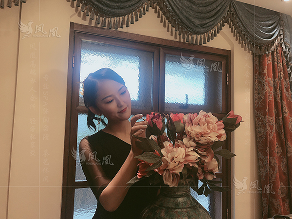 迈入郑州男士按摩Spa养生会馆，体验漂亮小姐姐的完美服务