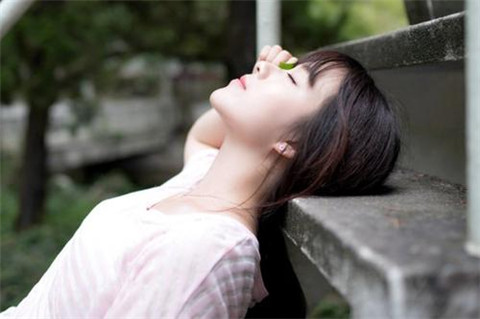 隔着屏幕生气哄女友宝典，甜言蜜语让心情瞬间转晴！2025版