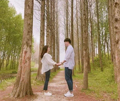 网恋怎么聊天培养感情 这些方法你知道吗